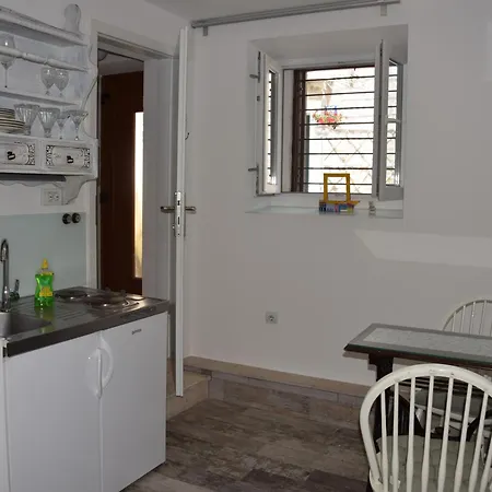 Apartman Lola